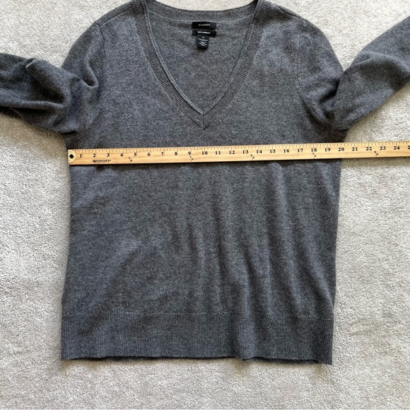 HALOGEN 100% CASHMERE GRAY V NECK SWEATER SIZE XL SOPHISTICATED CLASSIC - Picture 5 of 7